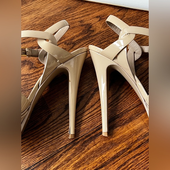 Saint Laurent Tribute Platform Sandal in nude/taupe patent leather size 38.5 - Picture 11 of 16